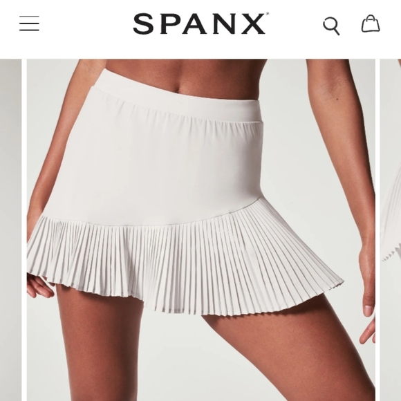 SPANX Yes, Pleats! Set - Picture 2 of 7